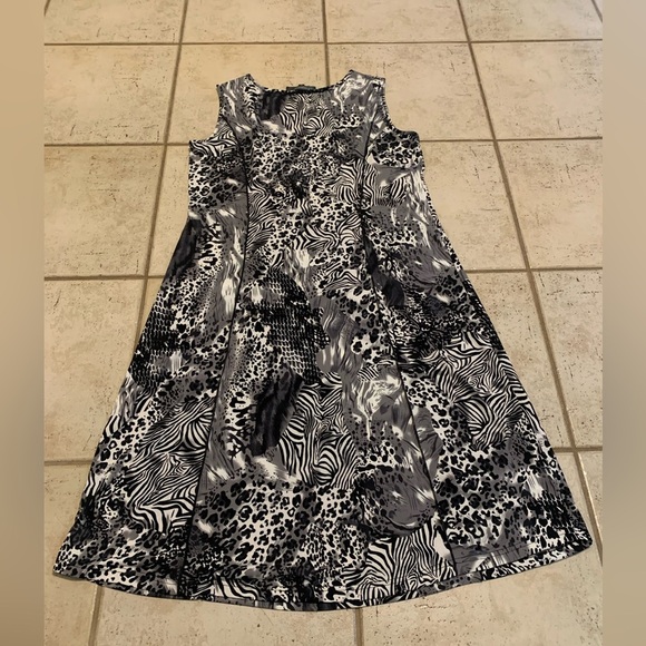 Amanda Collection Black White Grey Animal Print Sleeveless Dress - Size M - Picture 4 of 5